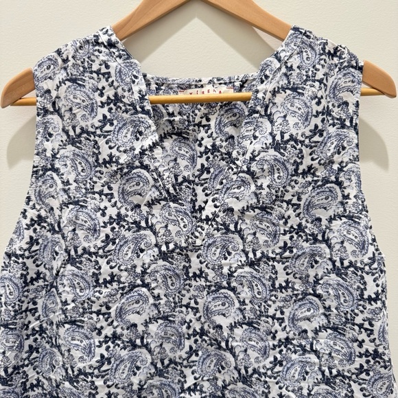 Xirena Isabel Floral Print Vneck Sleeveless Blouse blue white
Size M - Picture 2 of 10